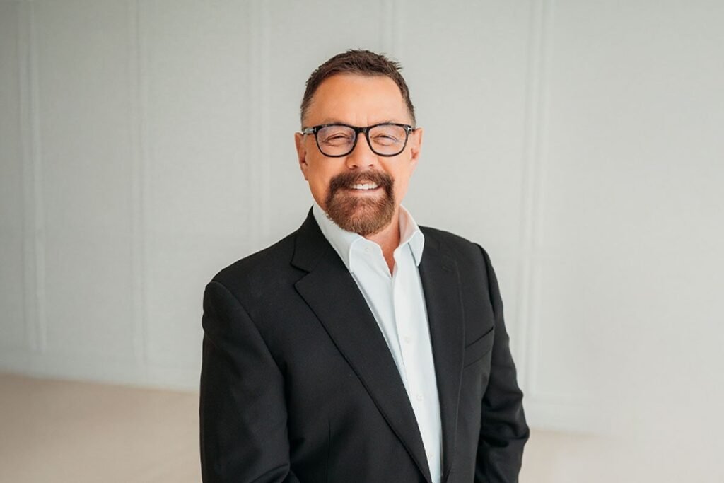 Why Online Estimates of Larry Huch’s Net Worth Vary So Much